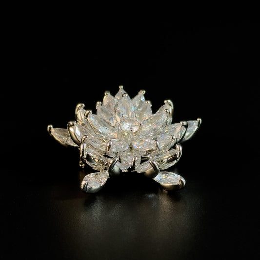 White Zircon Five-Pointed Star Brooch