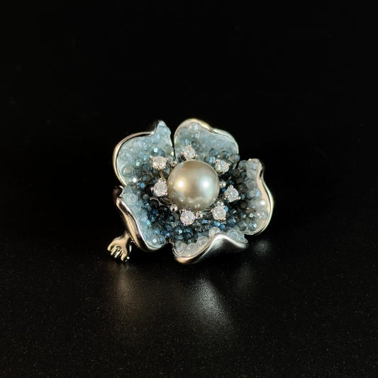 Heavily Embellished Pearl Brooch in the Shape of a Five-Petaled Flower