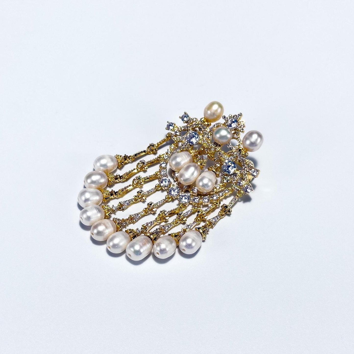 Courtly Baroque Pearl Tassel Brooch