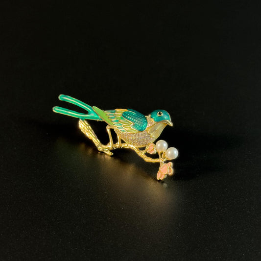 Magpie Brooch