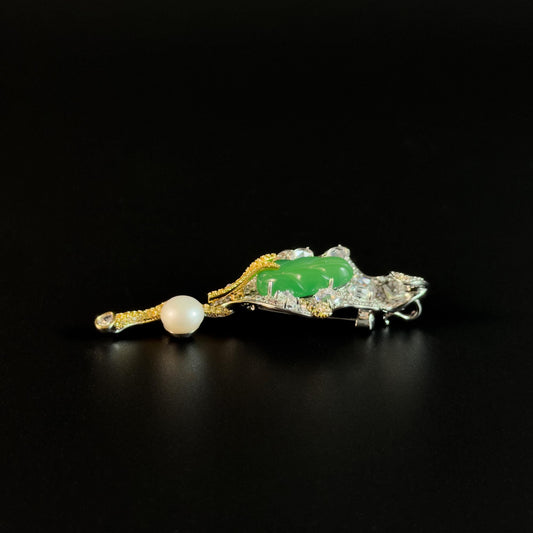 Pearl Green Leaf Brooch