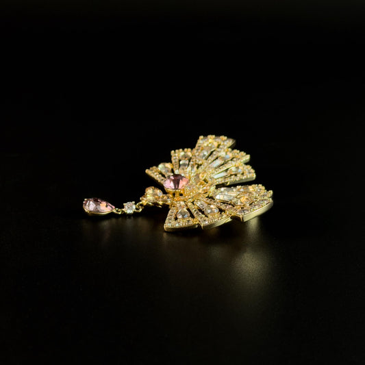 Britomartis · Golden Bow Pendant Brooch