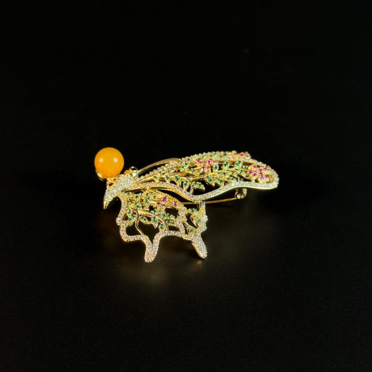 Arsippe · Golden Butterfly Brooch