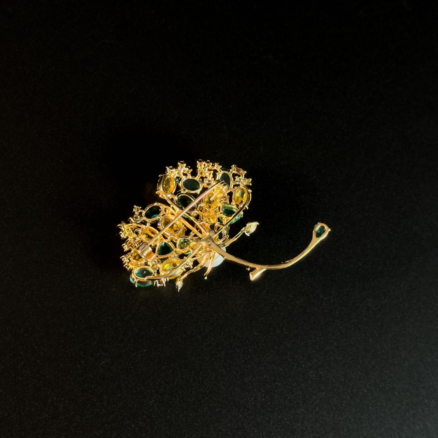Sinis · Golden Ginkgo Leaf Brooch