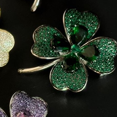Actorione · Verdant Four-Leaf Clover Brooch