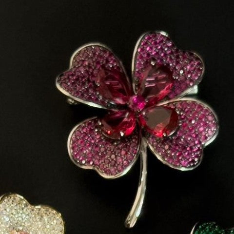 Aegyptus · Crimson Four-Leaf Clover Brooch