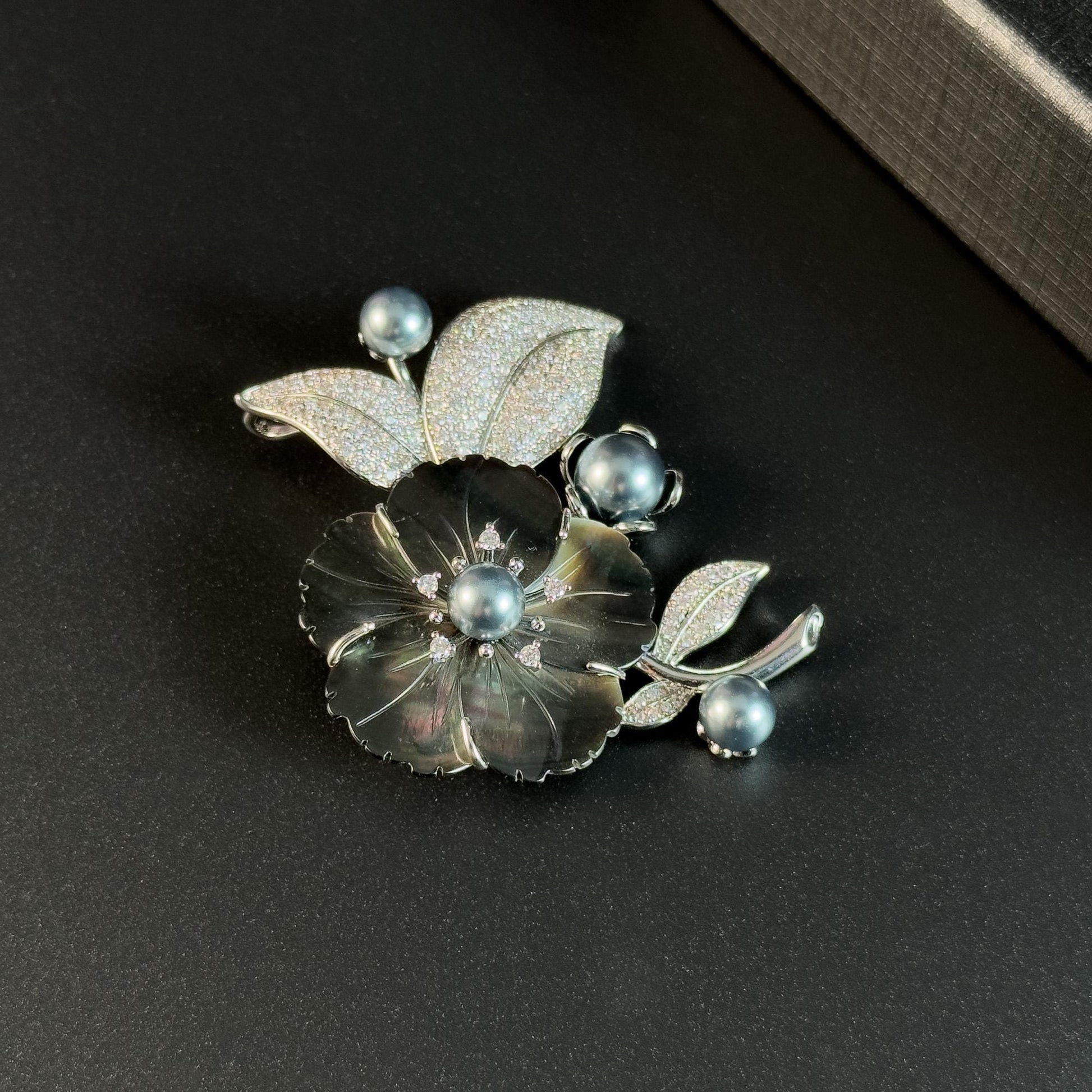 Gray Pearl Flower Brooch