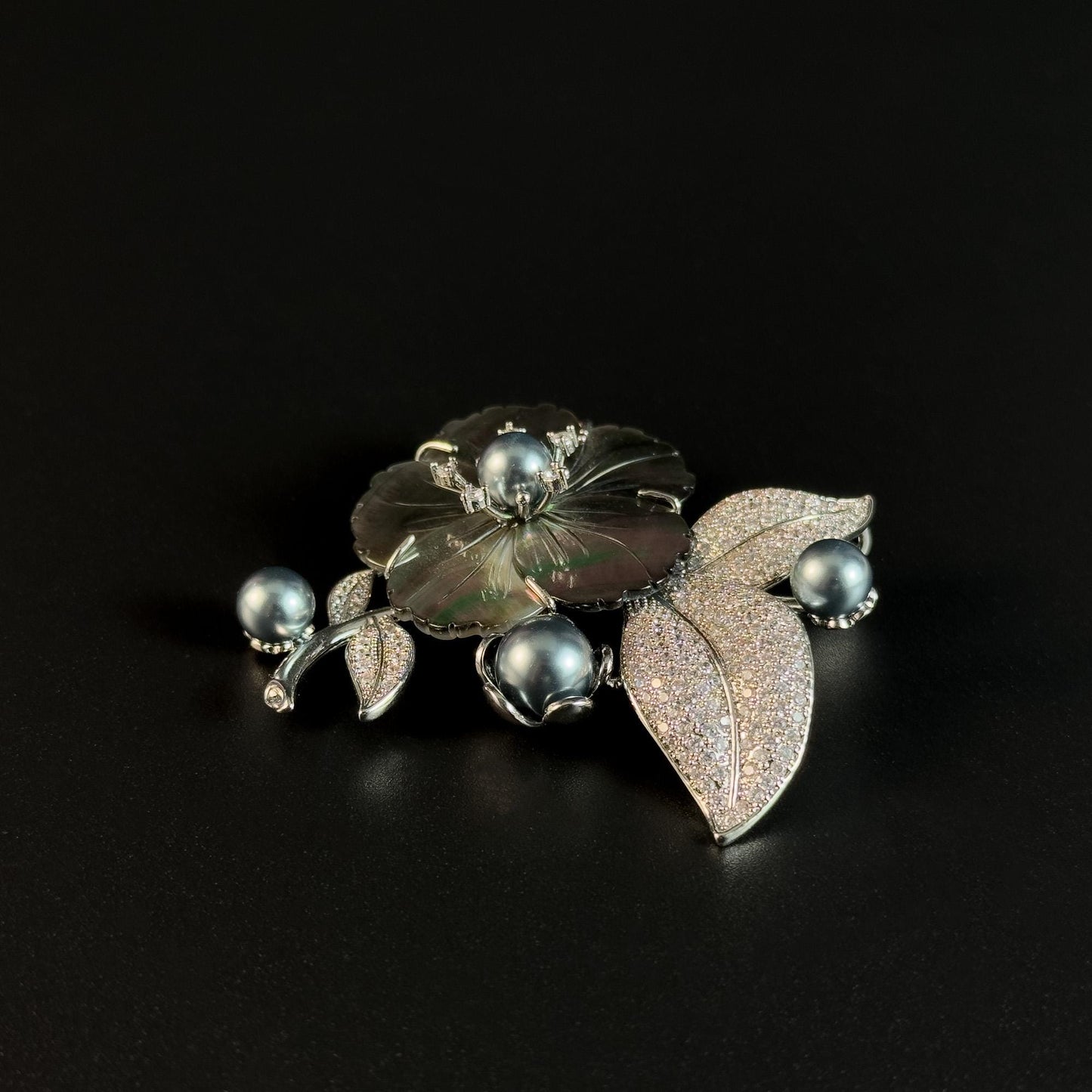 Gray Pearl Flower Brooch