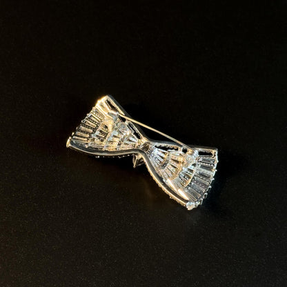 Luxury Diamond-Encrusted Bow Brooch