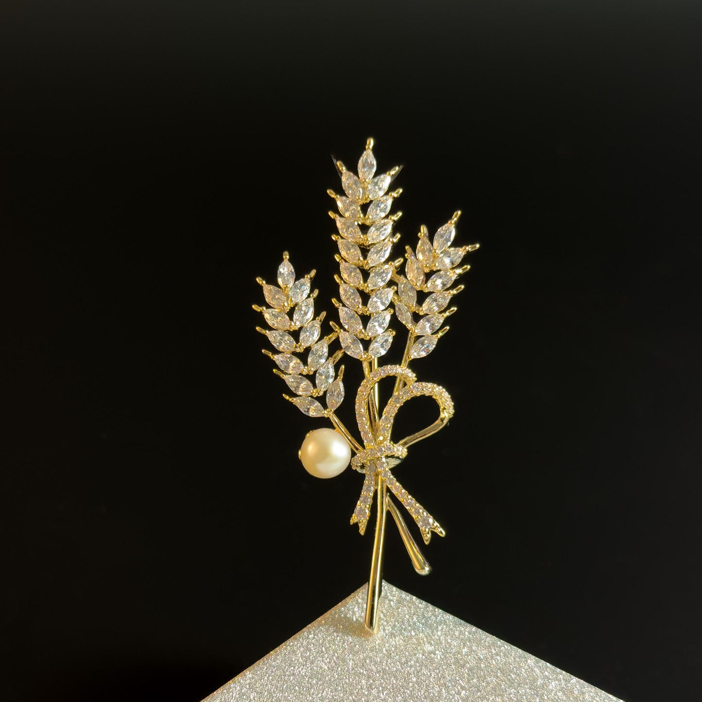 Gold Brooch Adorned with Rhinestones and Wheat Ears