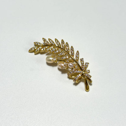 Gold Brooch Adorned with Rhinestones and Wheat Ears