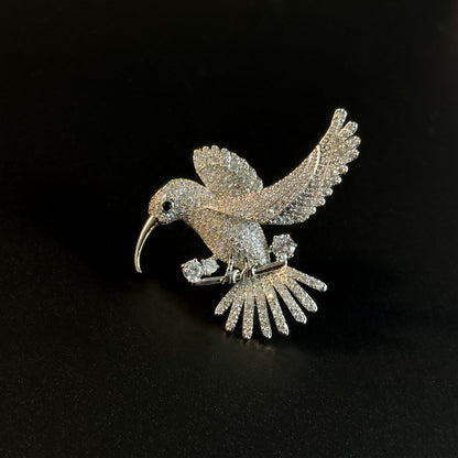 Hummingbird-Shaped Brooch Adorned with Full Diamonds