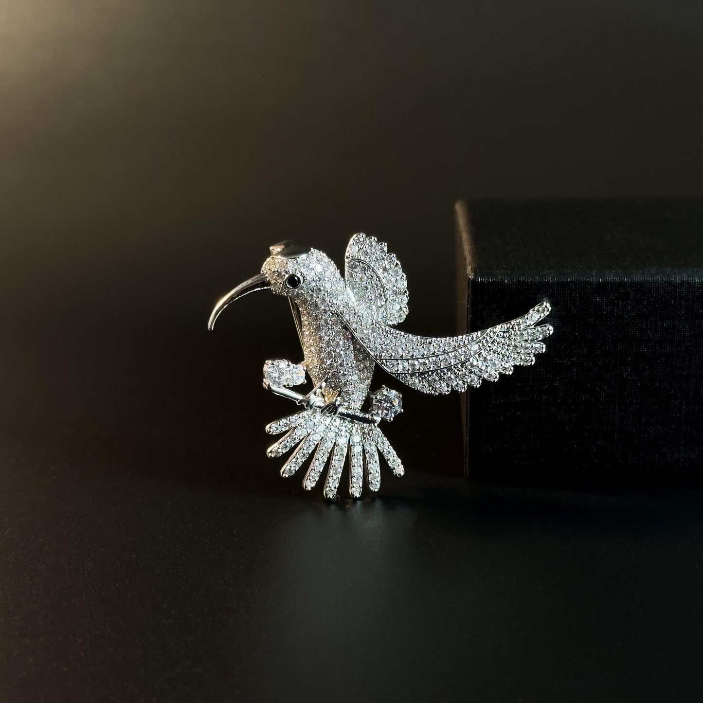Hummingbird-Shaped Brooch Adorned with Full Diamonds