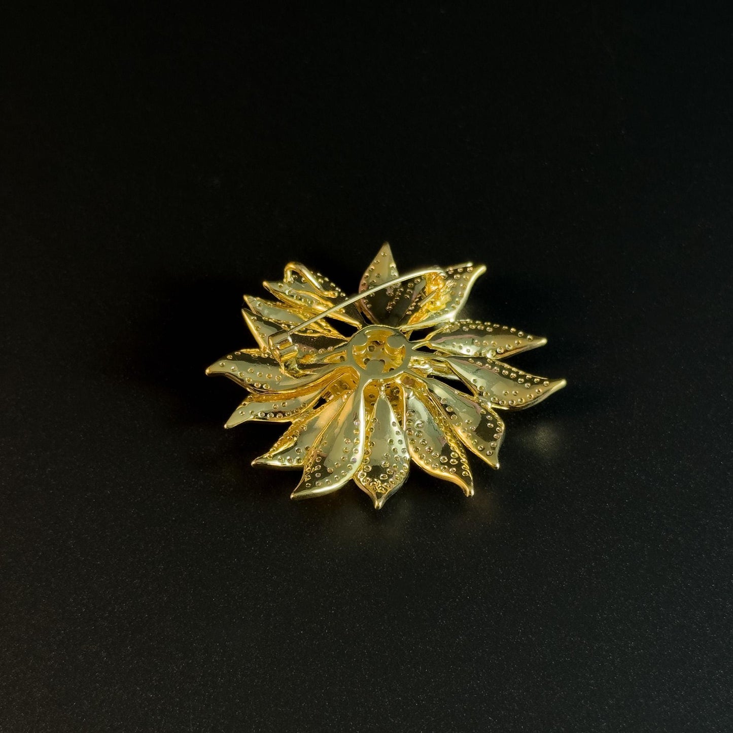 Sunflower-Shaped Brooch Adorned with Full Diamonds; a Versatile Everyday Brooch or Pin.