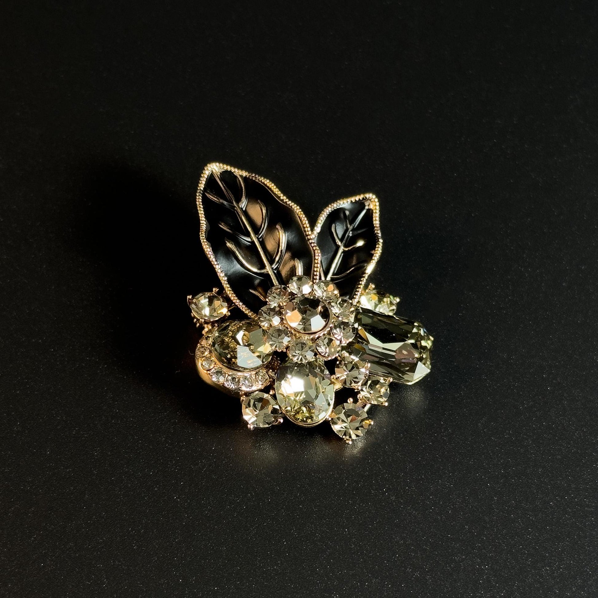 Leaf-Shaped Decorative Brooch