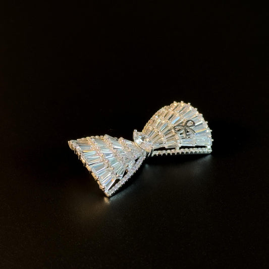 Luxury Diamond-Encrusted Bow Brooch