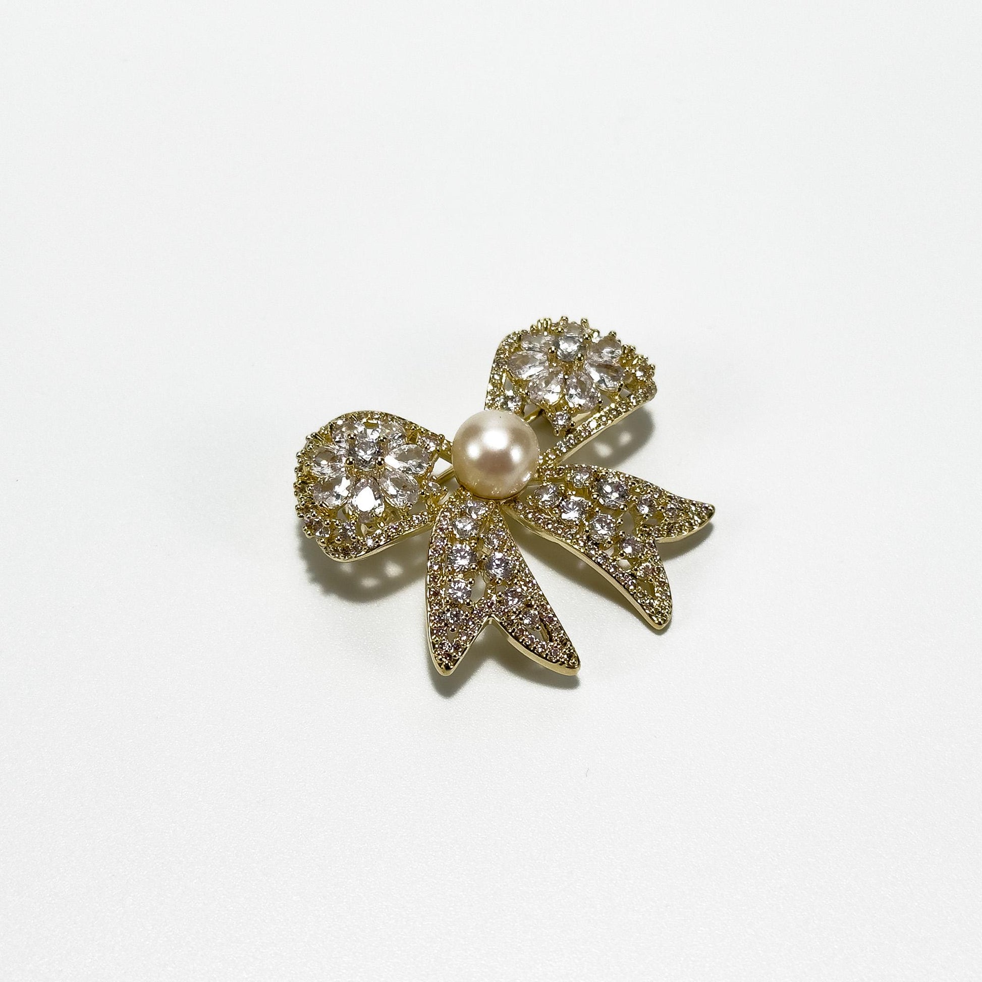 Silver Openwork Rhinestone Flower Brooch