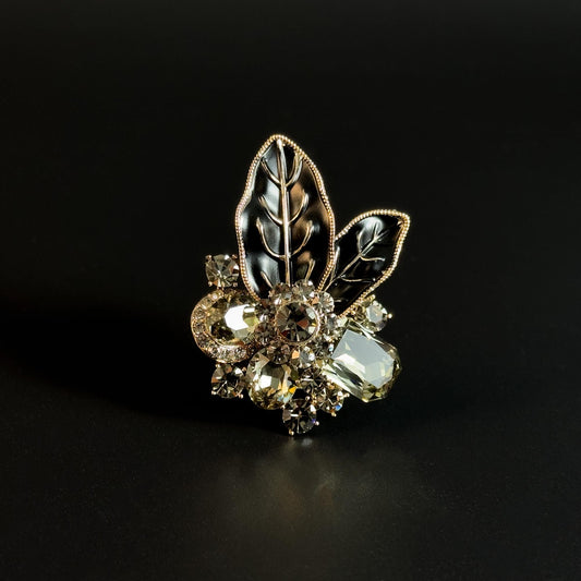Leaf-Shaped Decorative Brooch