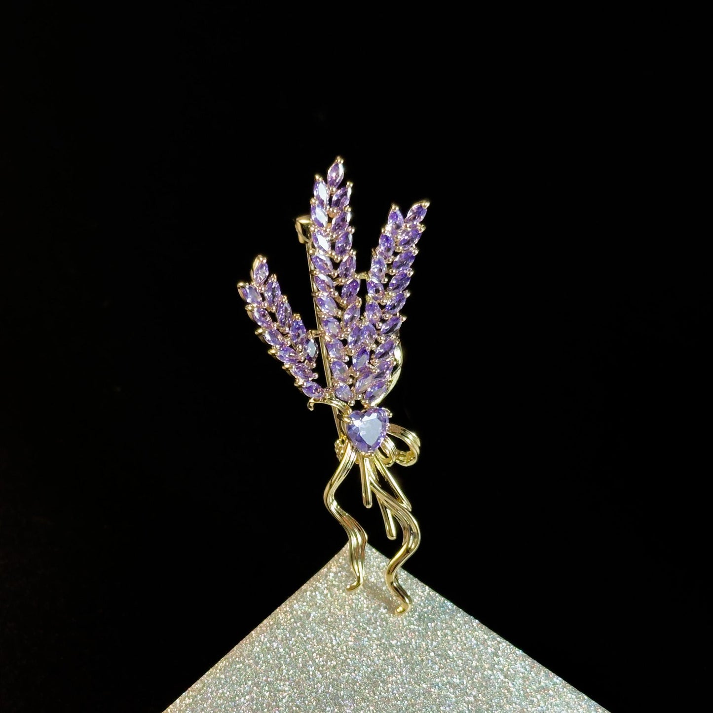 Gold Brooch Adorned with Rhinestones and Wheat Ears