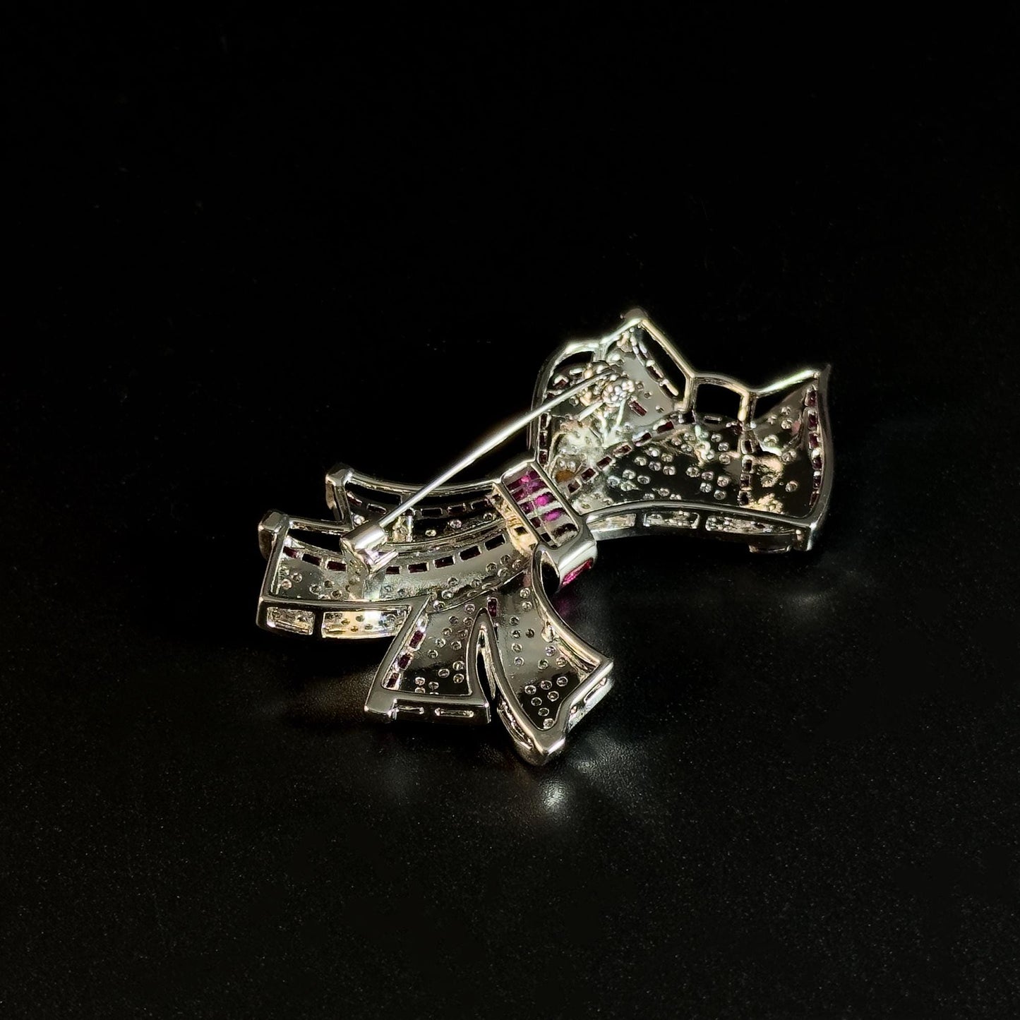 Bow-Shaped Brooch