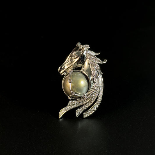 Stylish Horse Head Brooch with Sophisticated Tassel Details