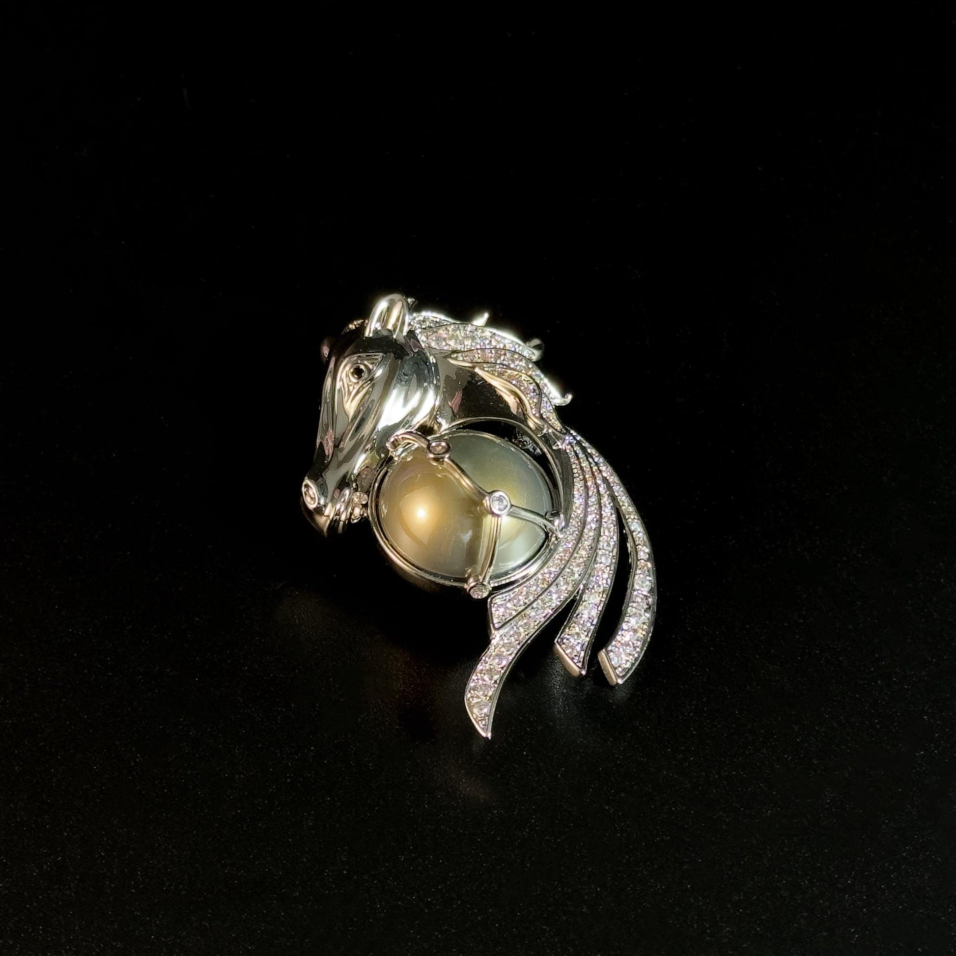 Stylish Horse Head Brooch with Sophisticated Tassel Details