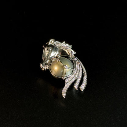 Stylish Horse Head Brooch with Sophisticated Tassel Details