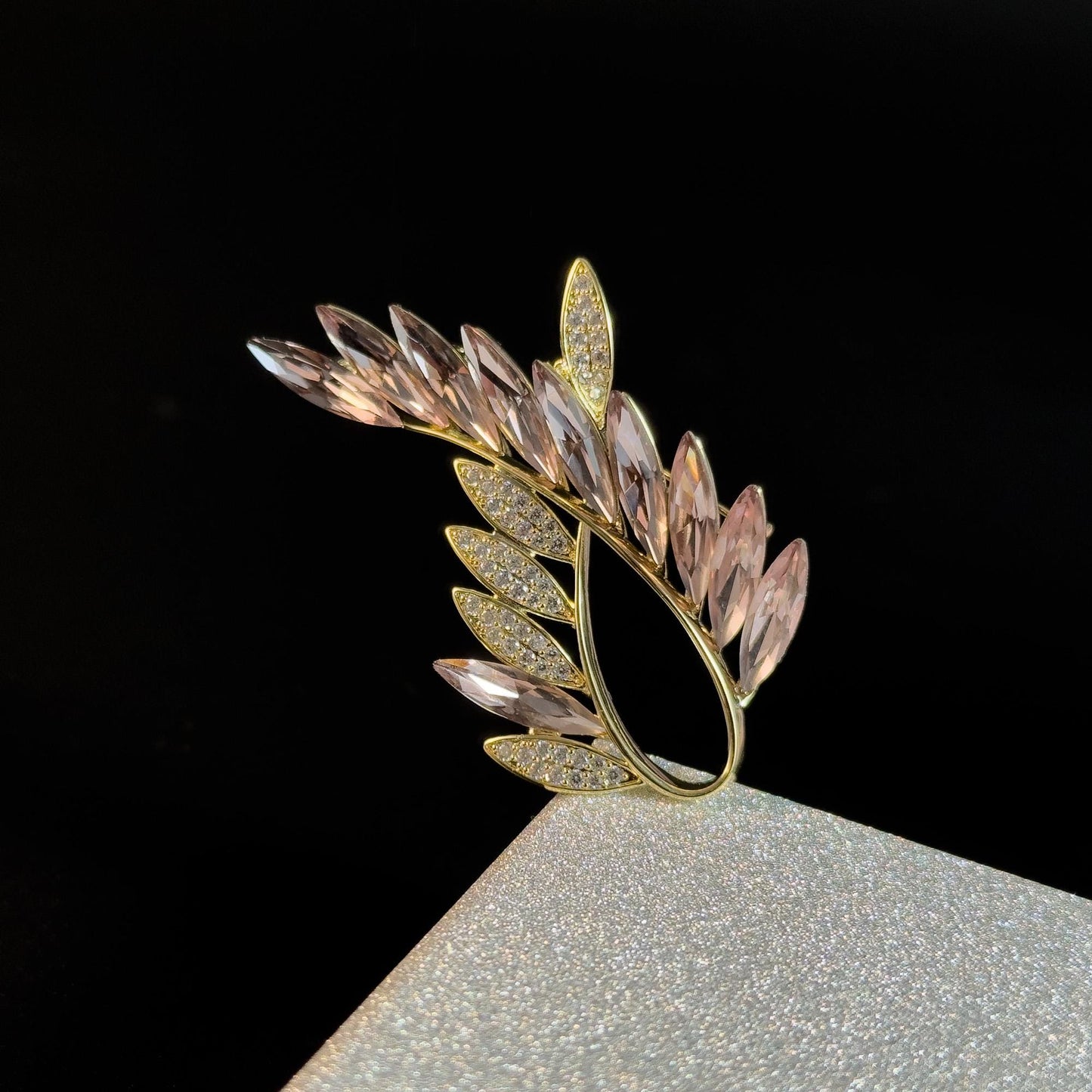 Gradient Wheat Ear Brooch