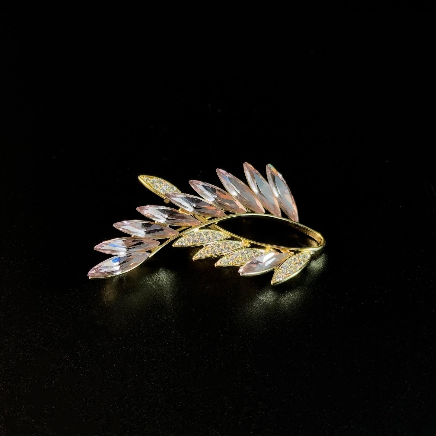 Gradient Wheat Ear Brooch