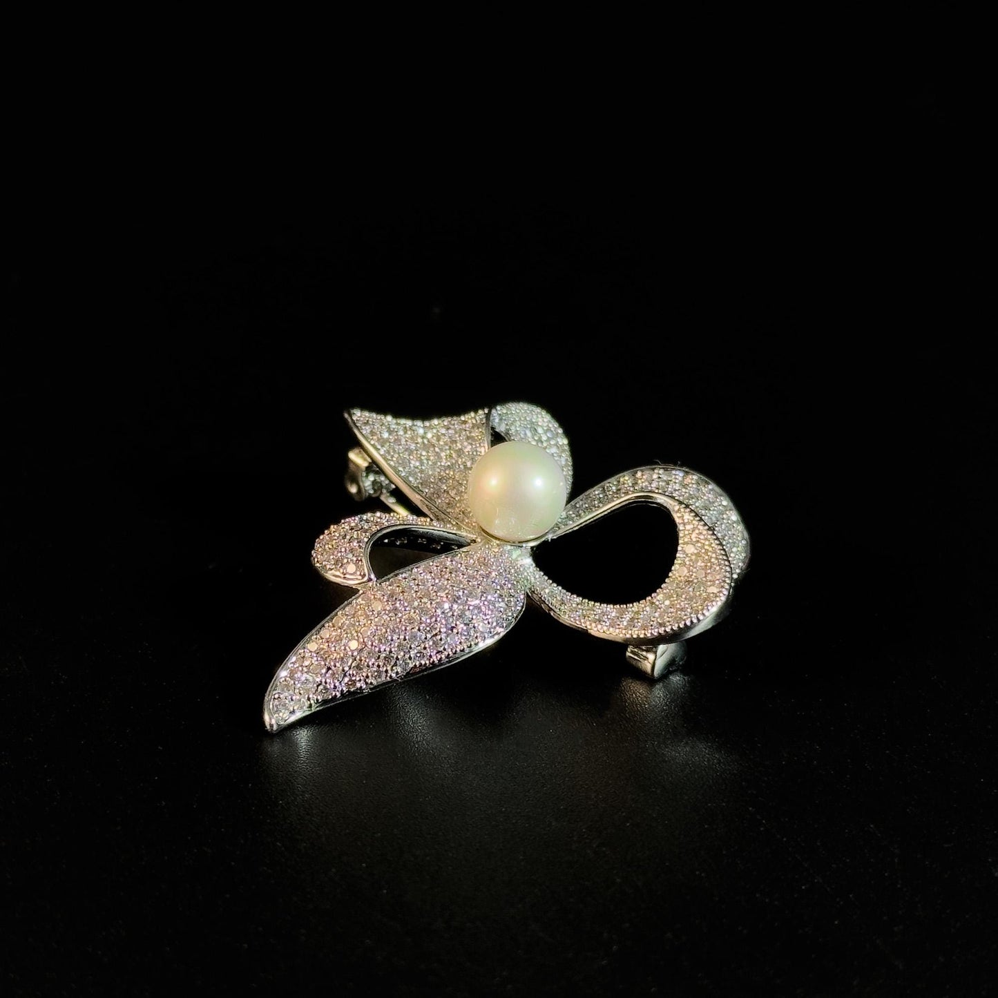 Gold Bow Pendant Brooch