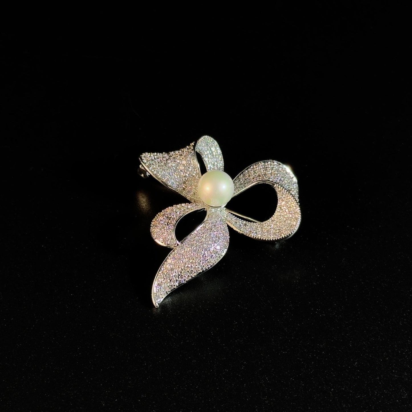 Gold Bow Pendant Brooch