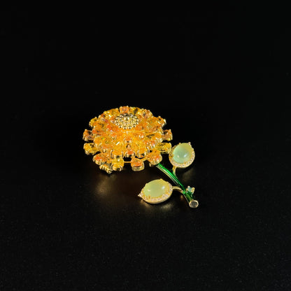 Gold Daisy Brooch