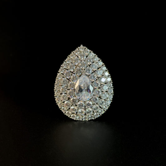 Luxurious Teardrop-Shaped Brooch Adorned with Full Diamonds