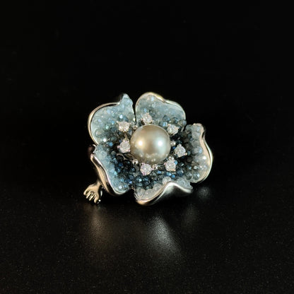 Heavily Embellished Pearl Brooch in the Shape of a Five-Petaled Flower