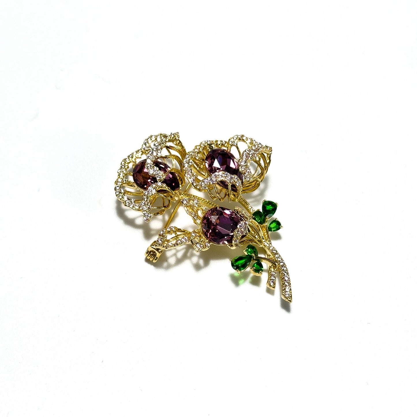 This Gold Bouquet Brooch Can Be Used as a Bouquet Brooch