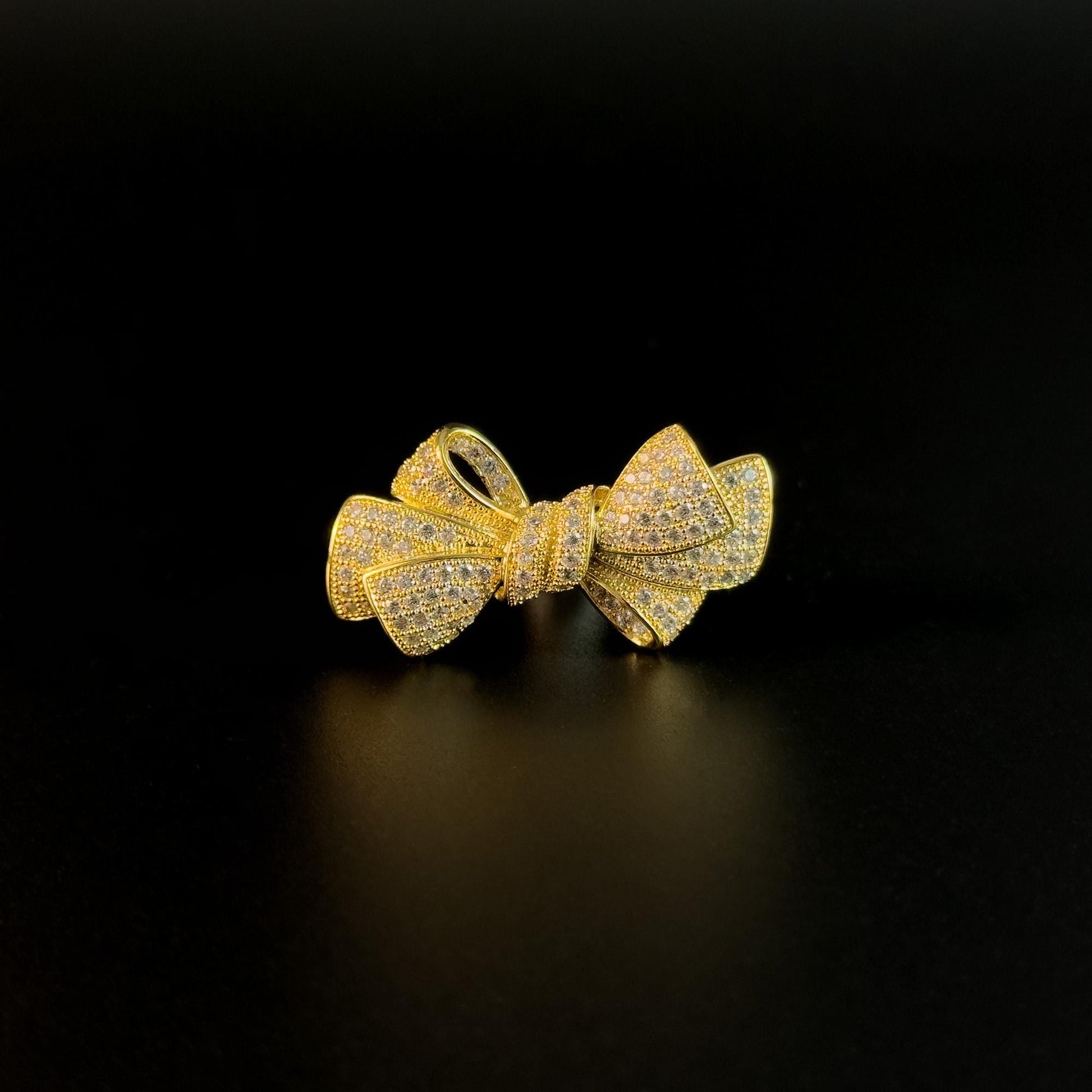Elegant Gold Bow Brooch