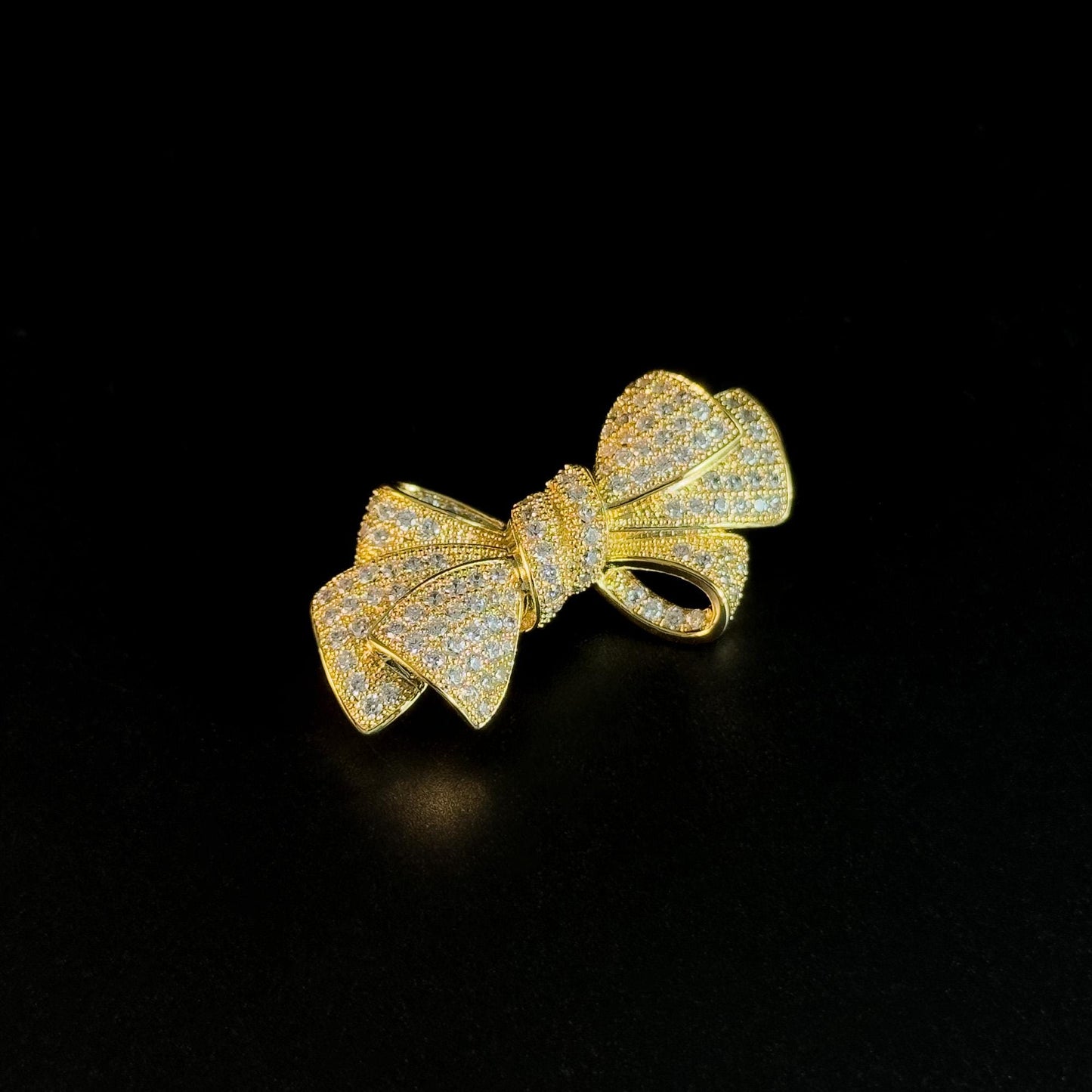 Elegant Gold Bow Brooch