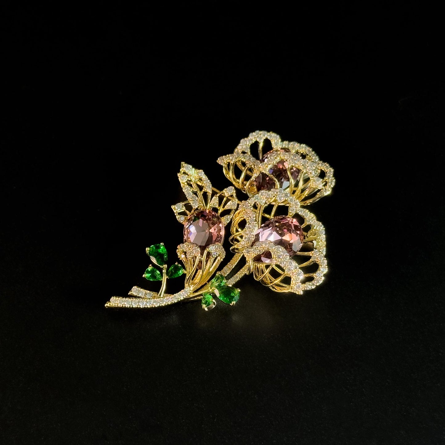 This Gold Bouquet Brooch Can Be Used as a Bouquet Brooch
