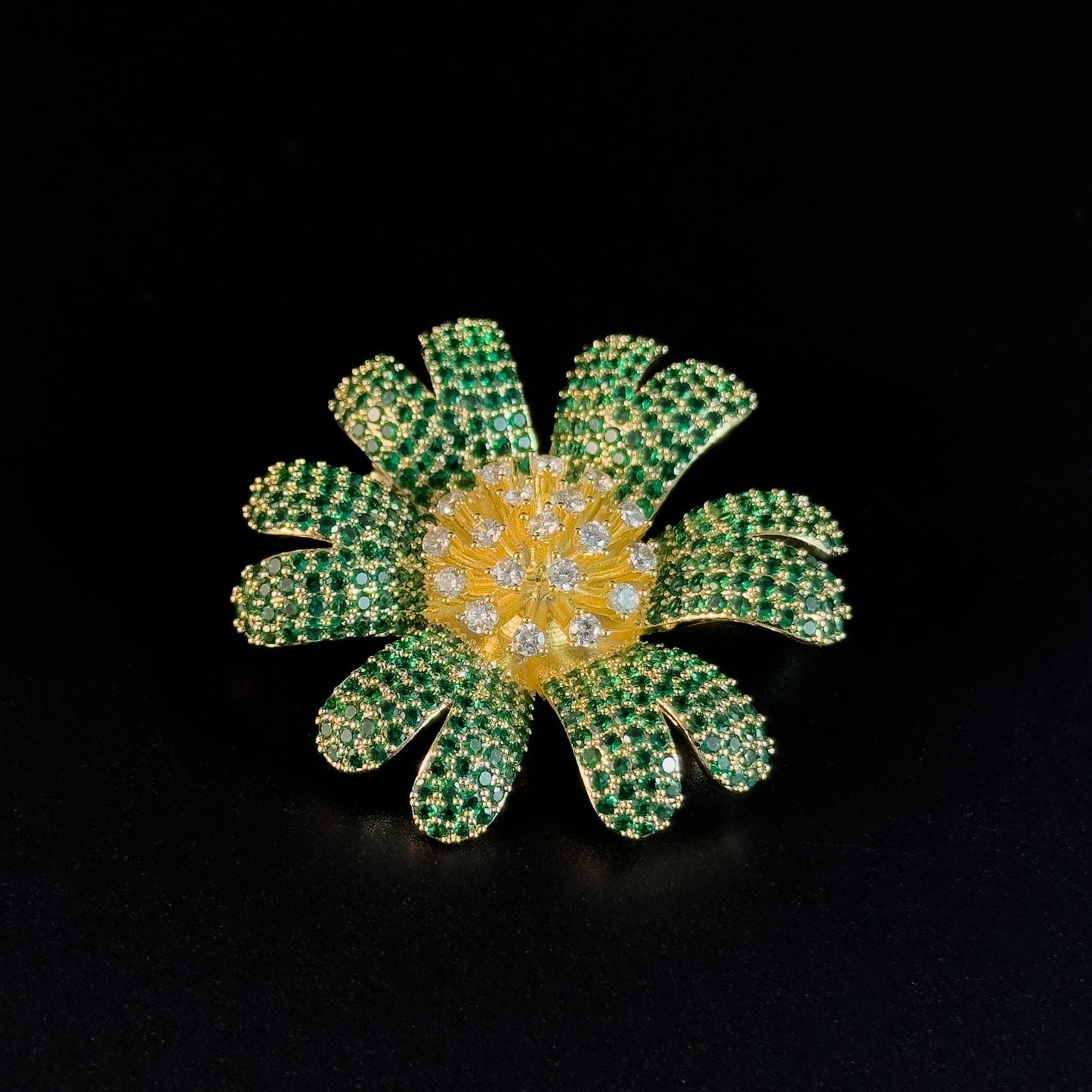 Green Daisy Brooch