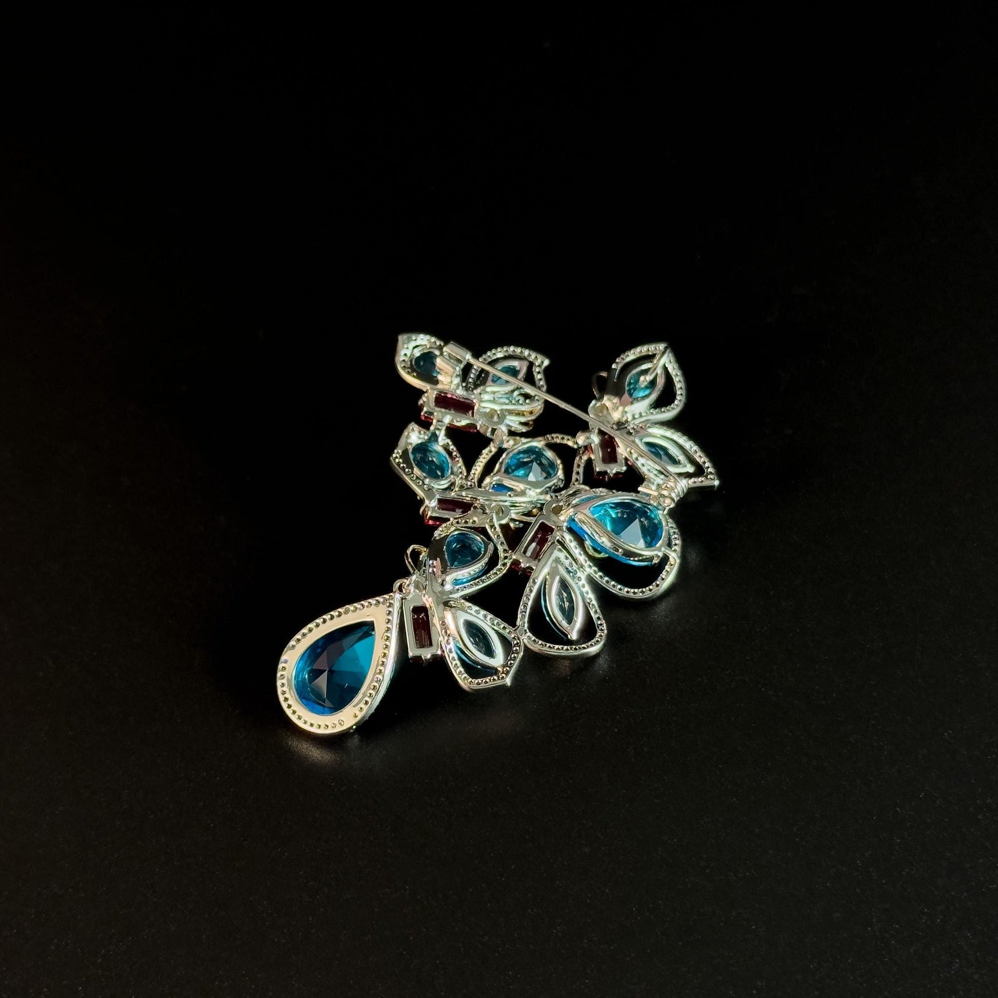Blue Zircon Flower-Shaped Teardrop Pendant Brooch