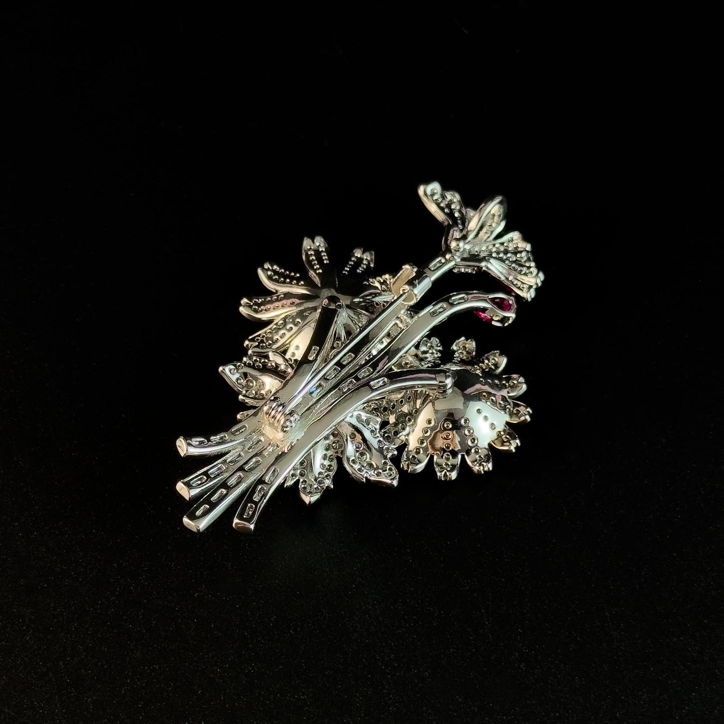 Daisy Bouquet Brooch