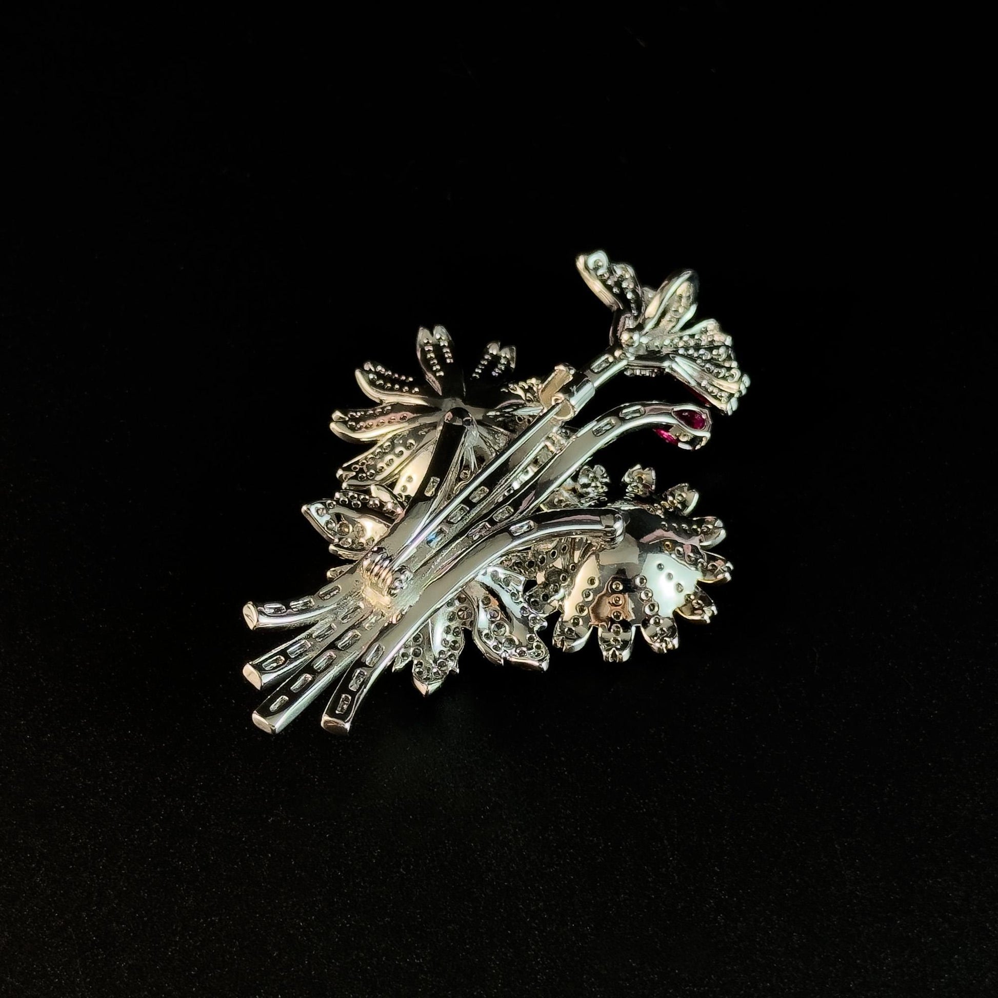 Daisy Bouquet Brooch