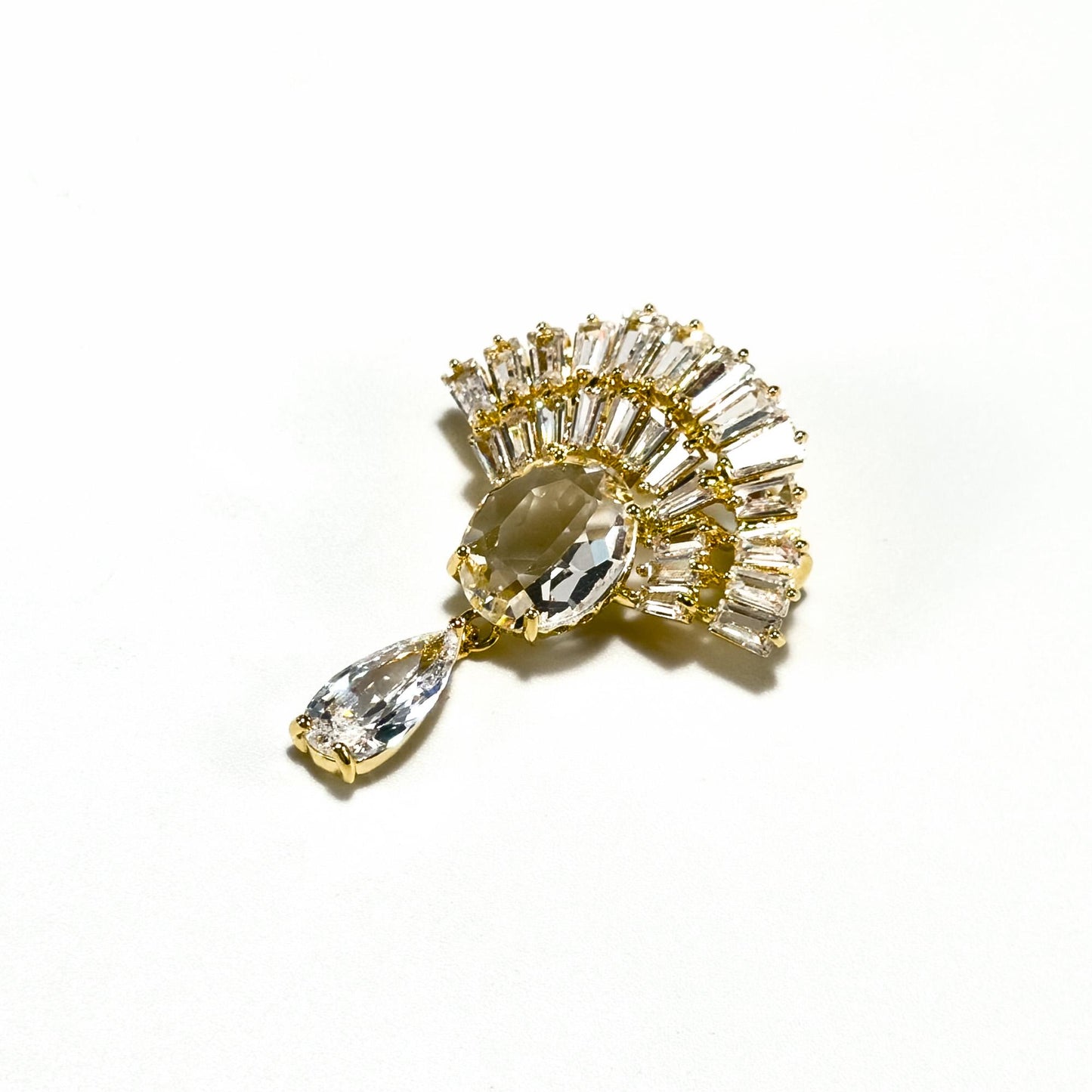 Luxury Fan-Shaped Teardrop Pendant Brooch