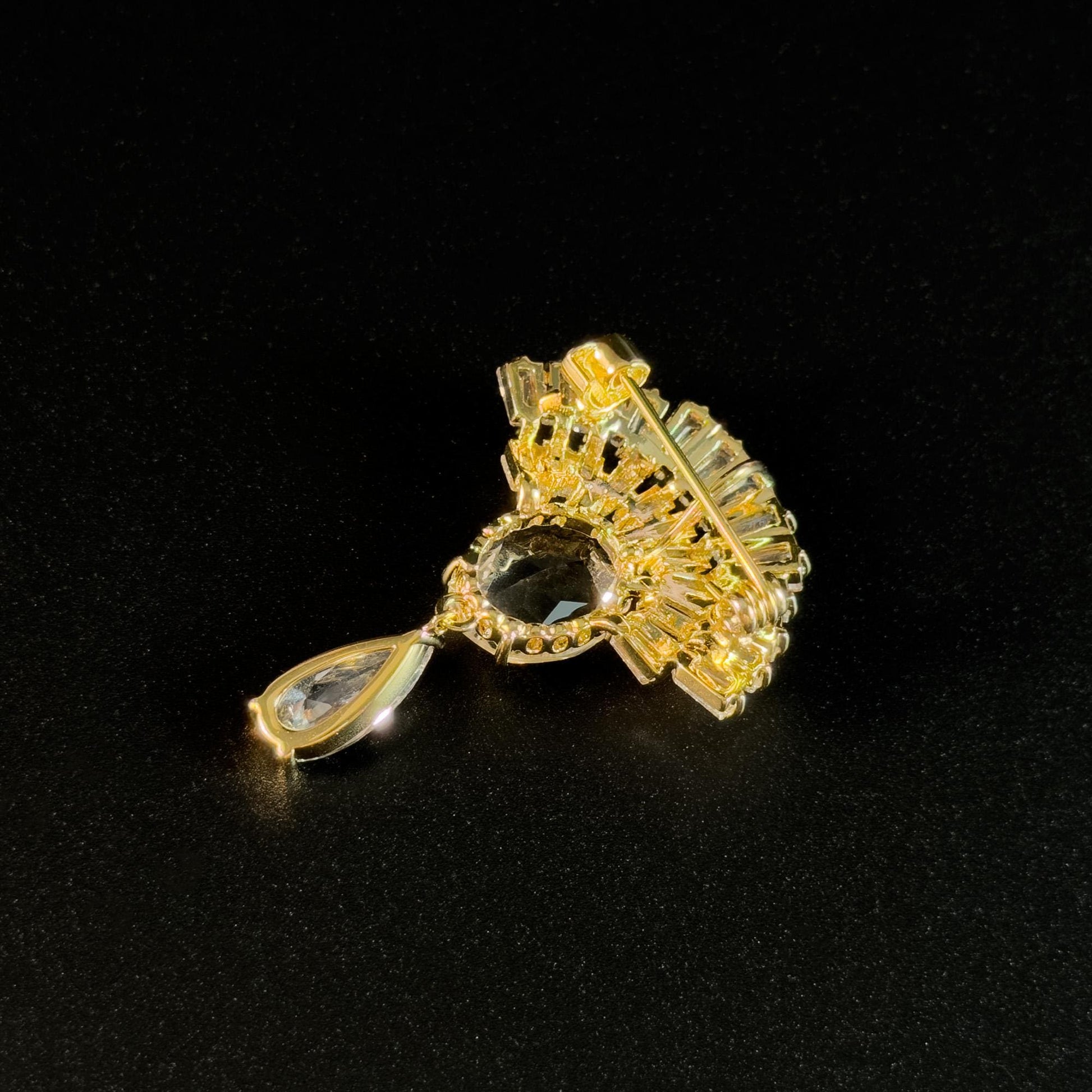 Luxury Fan-Shaped Teardrop Pendant Brooch