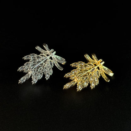 Brooch Adorned with a Bow and Wheat Ears