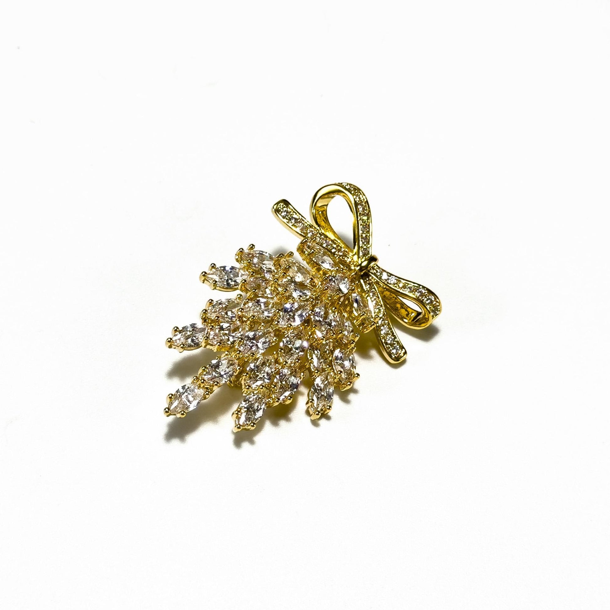 Brooch Adorned with a Bow and Wheat Ears