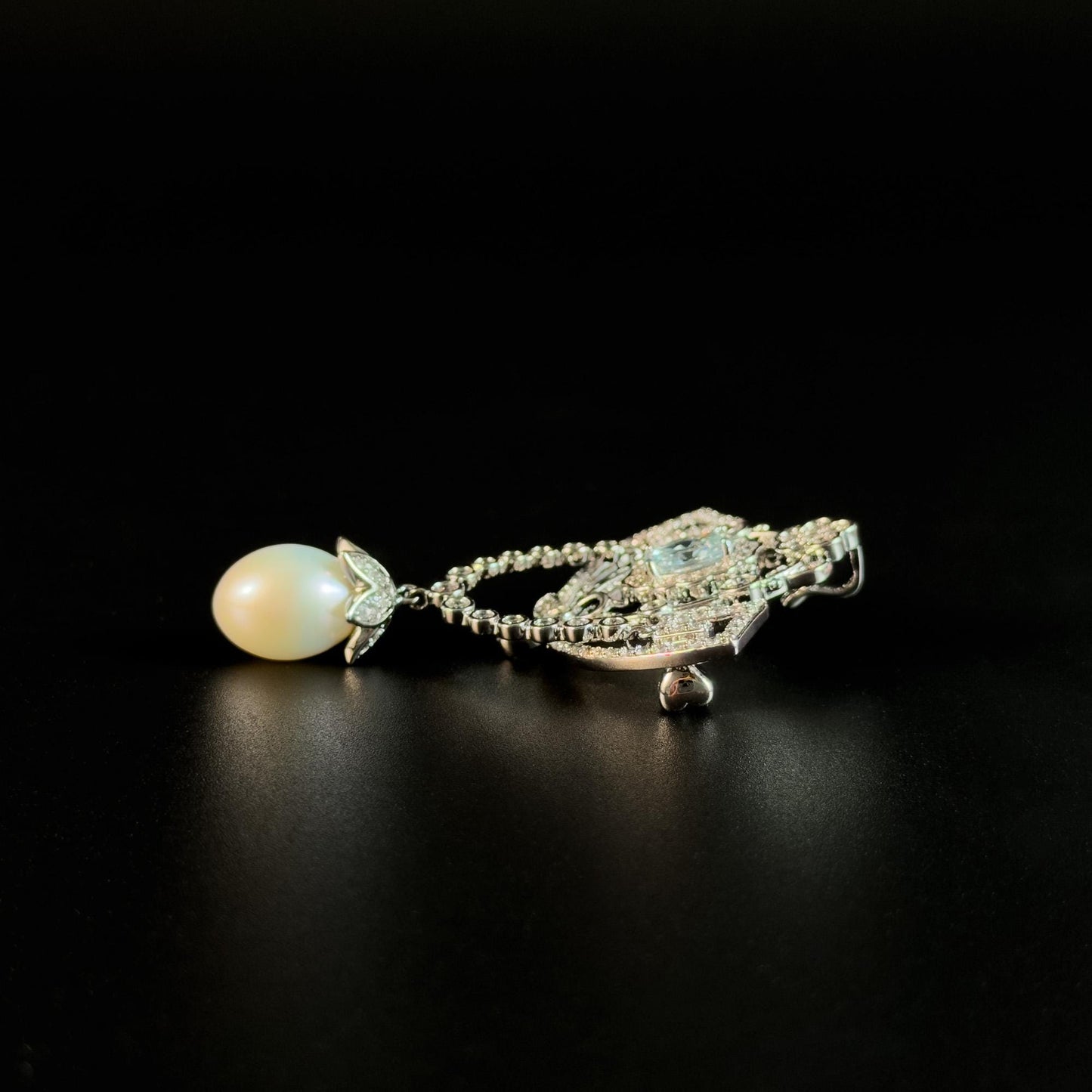 Baroque Style Pearl Pendant Brooch