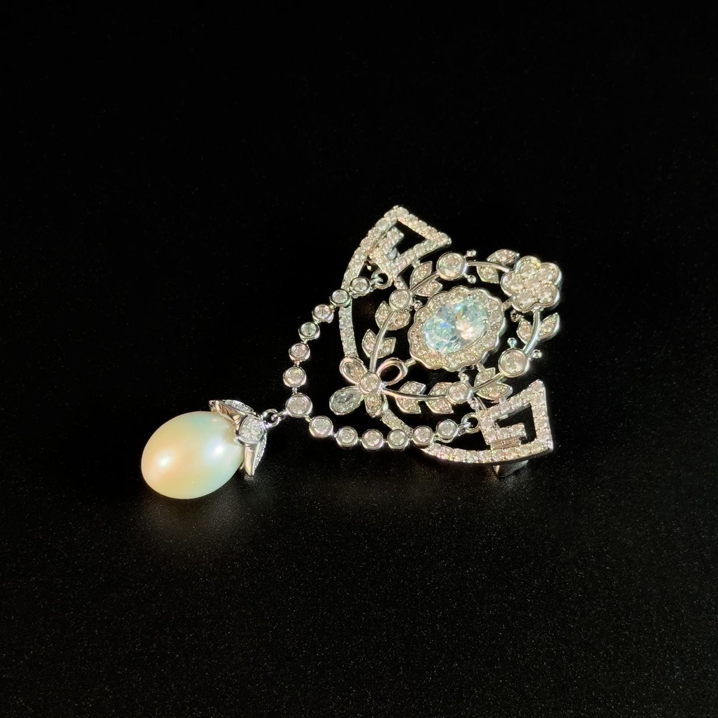 Baroque Style Pearl Pendant Brooch