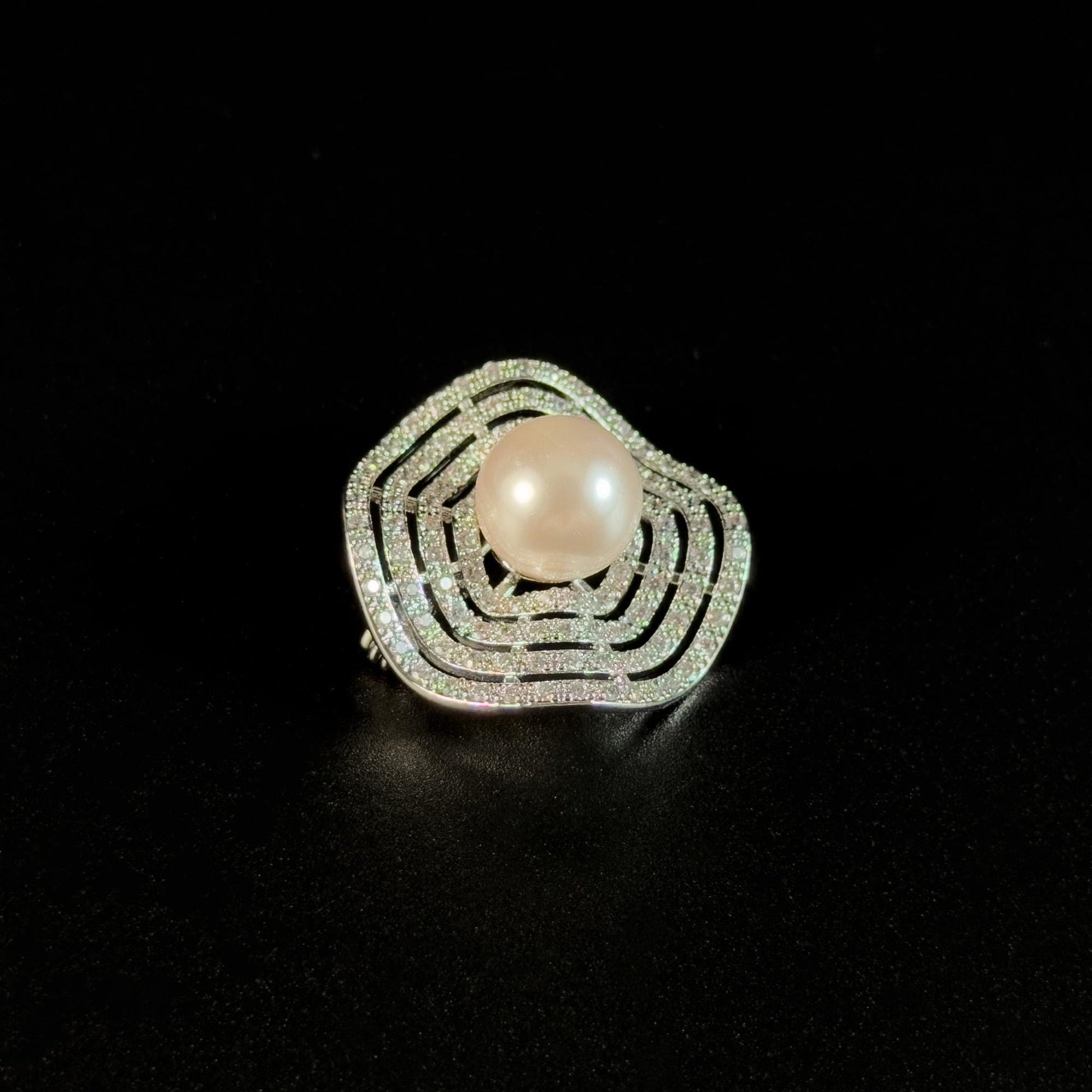 Silver Pearl Round Brooch