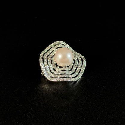 Silver Pearl Round Brooch